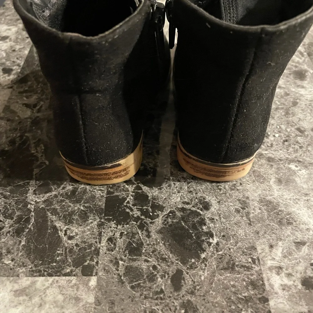 Cat &‎ Jack Black Boots size 5🌸